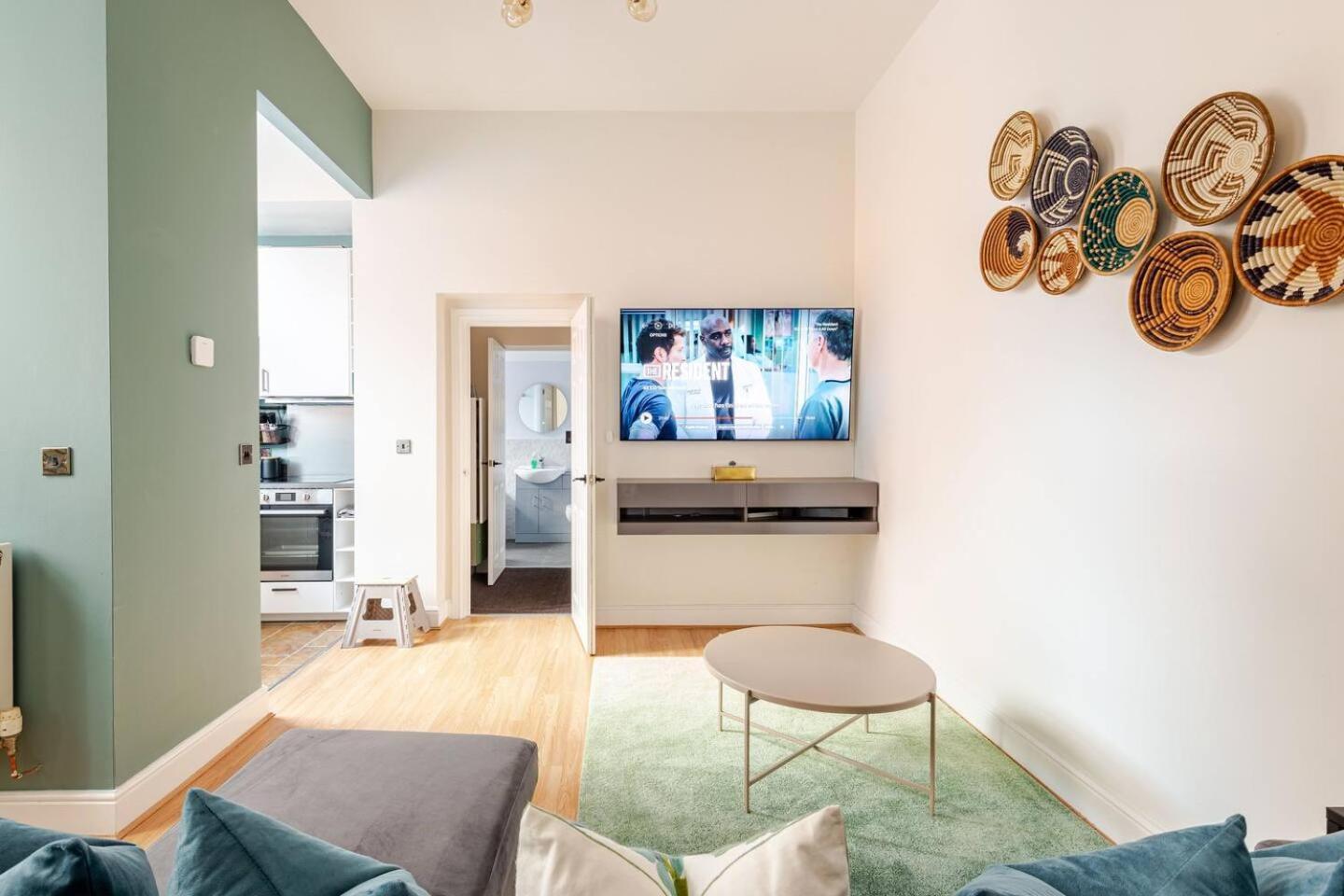 Stylish Flat In Central Location With Free Parking スウィンドン エクステリア 写真