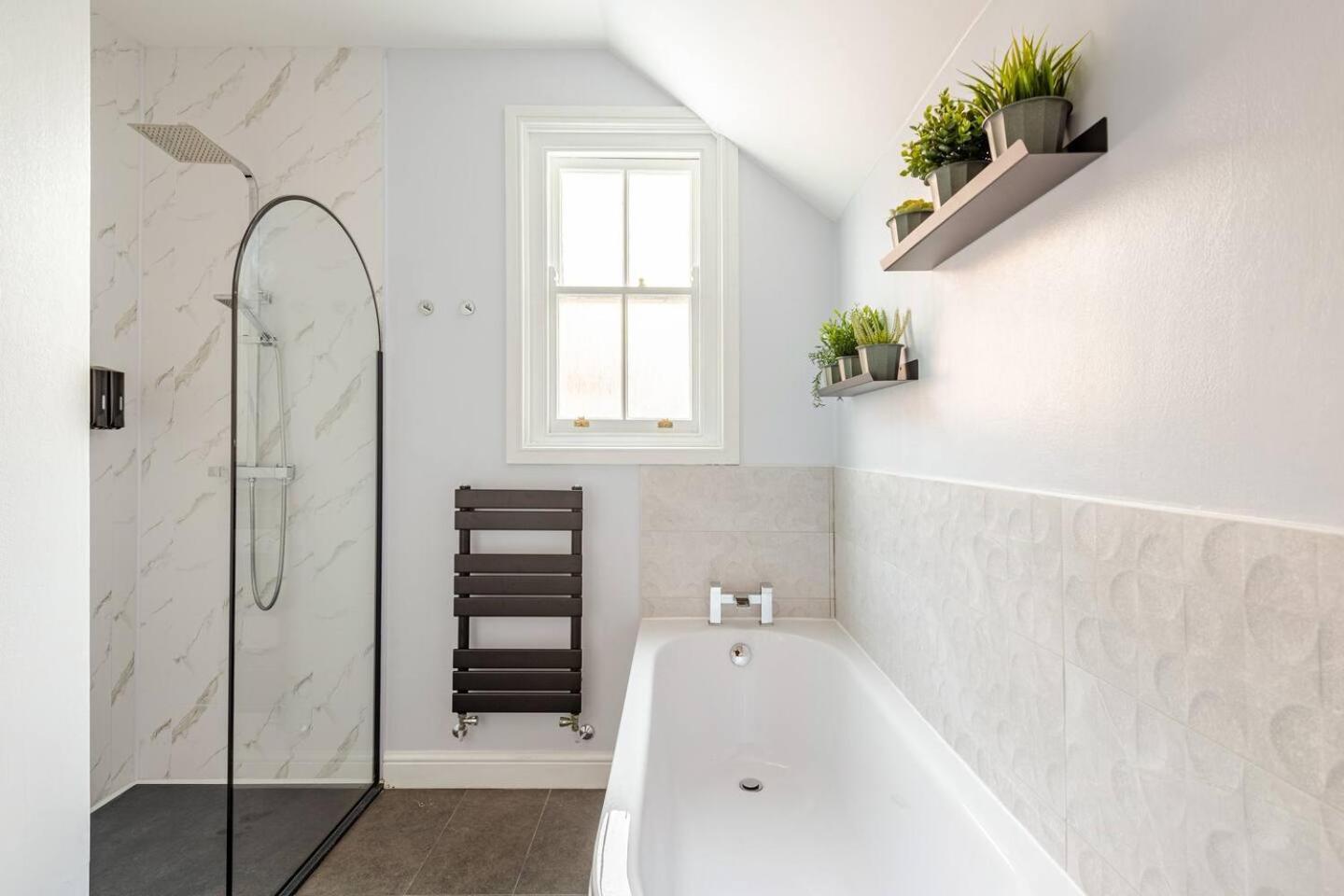 Stylish Flat In Central Location With Free Parking スウィンドン エクステリア 写真