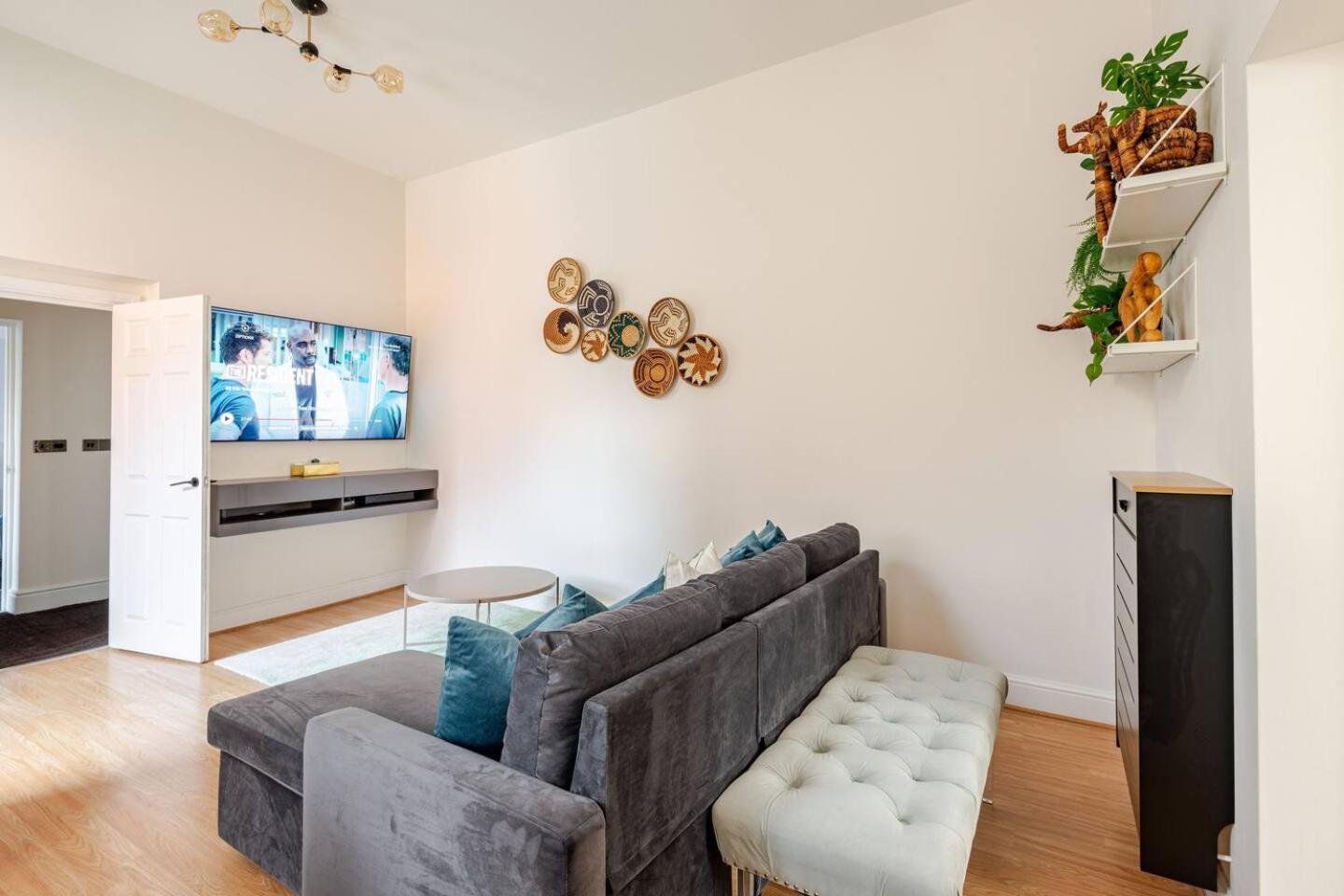 Stylish Flat In Central Location With Free Parking スウィンドン エクステリア 写真