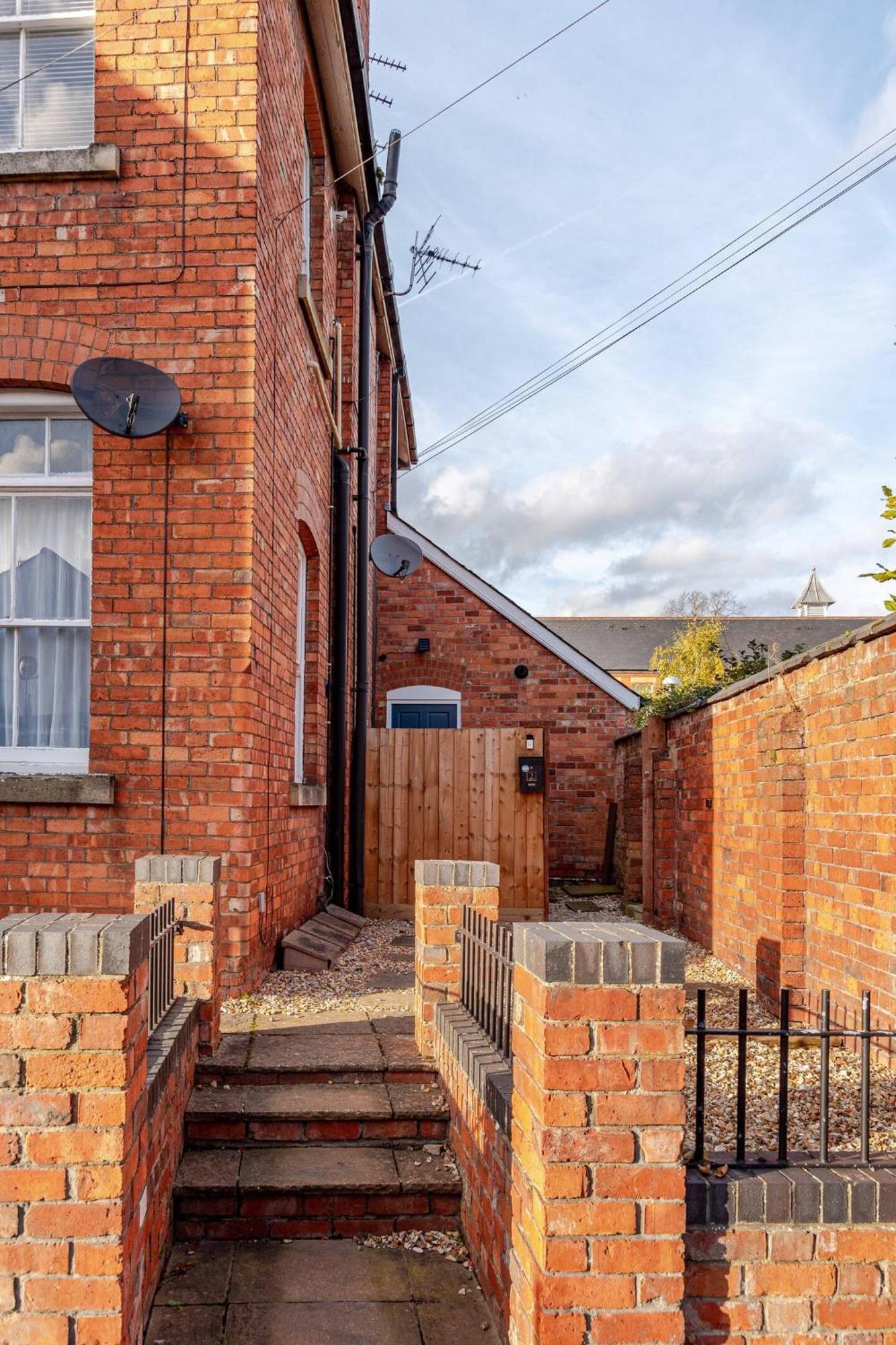 Stylish Flat In Central Location With Free Parking スウィンドン エクステリア 写真